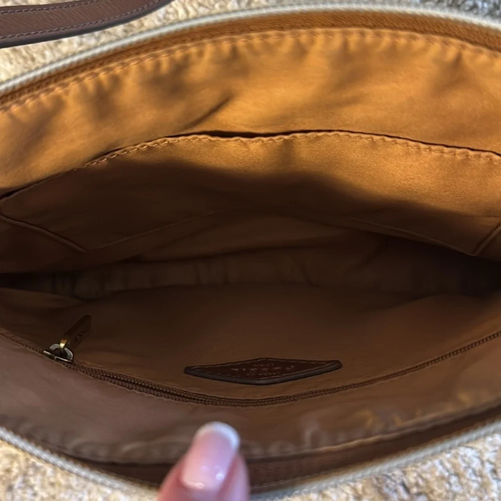🍍 Fossil Fiona Crossbody Purse Off White w/ Brown Straps 🍍width 11”🍍9” depth